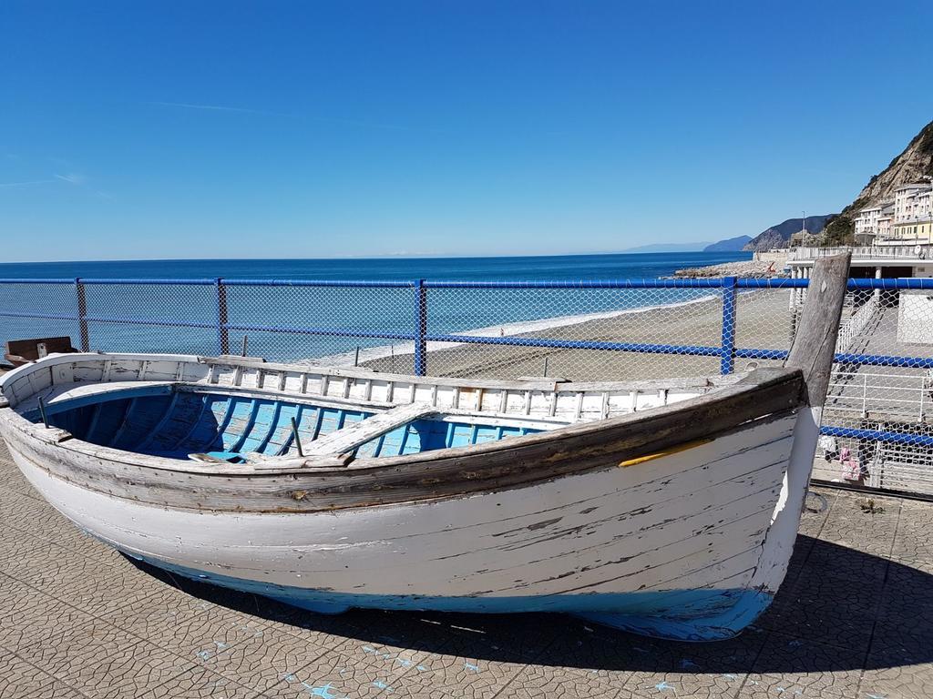 Appartamento Mare Mosso เดวามารีนา ภายนอก รูปภาพ